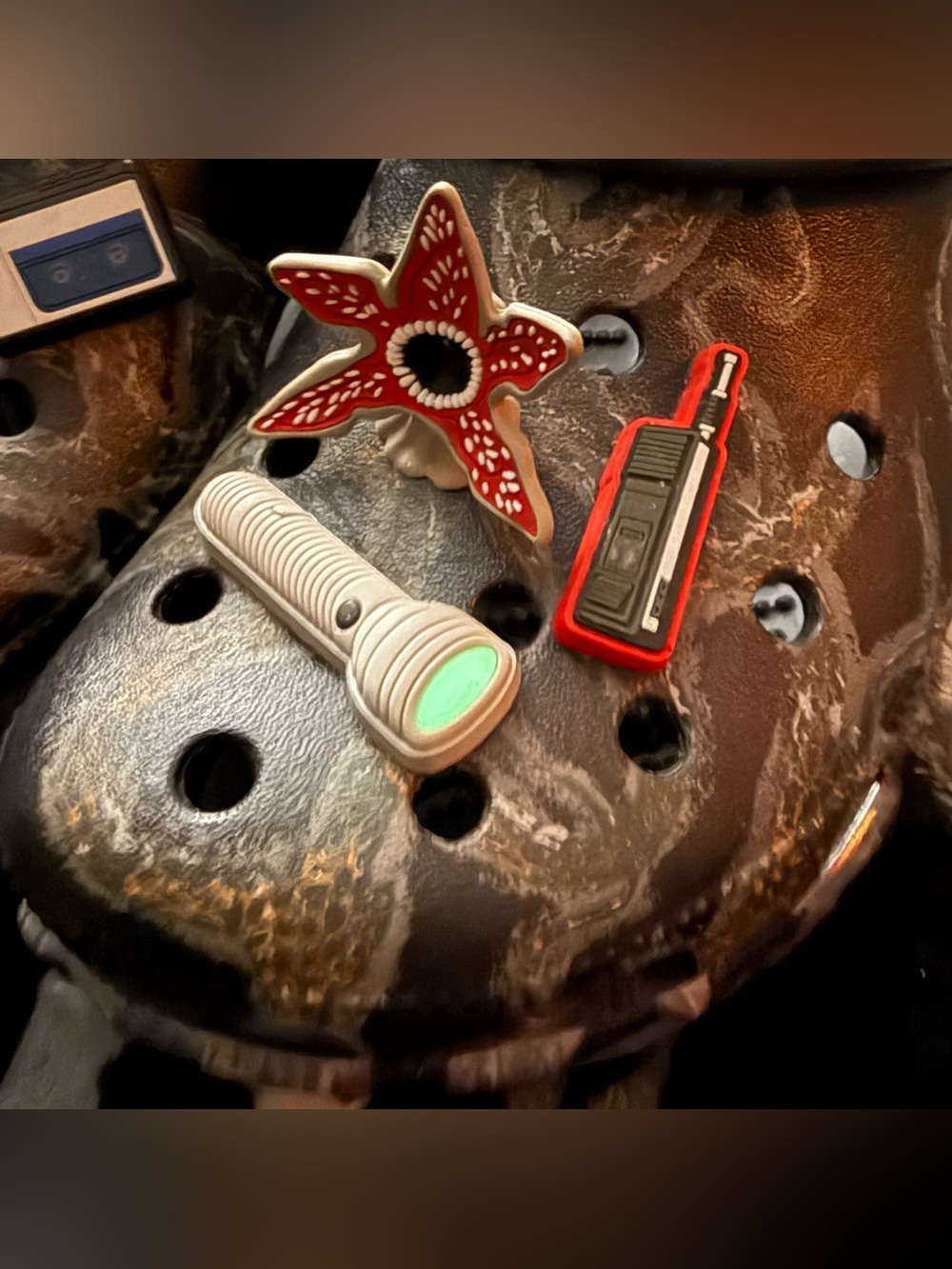 Crocs X Stranger Things - Picture 6 of 8